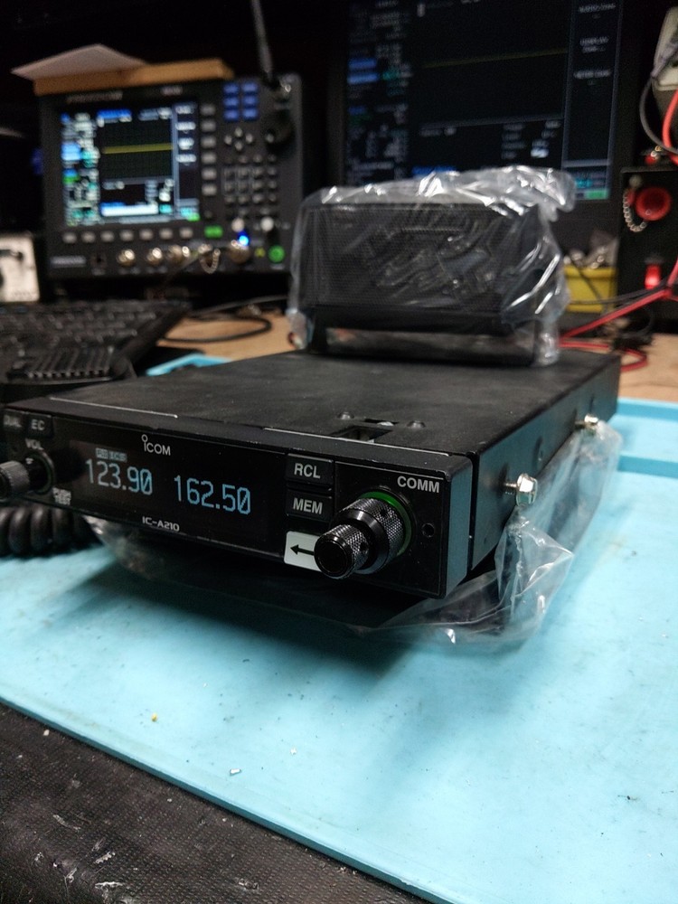ICOM IC-A210 VHF transceiver With MB-53 Vehicle Mounting Kit TESTED WORKING