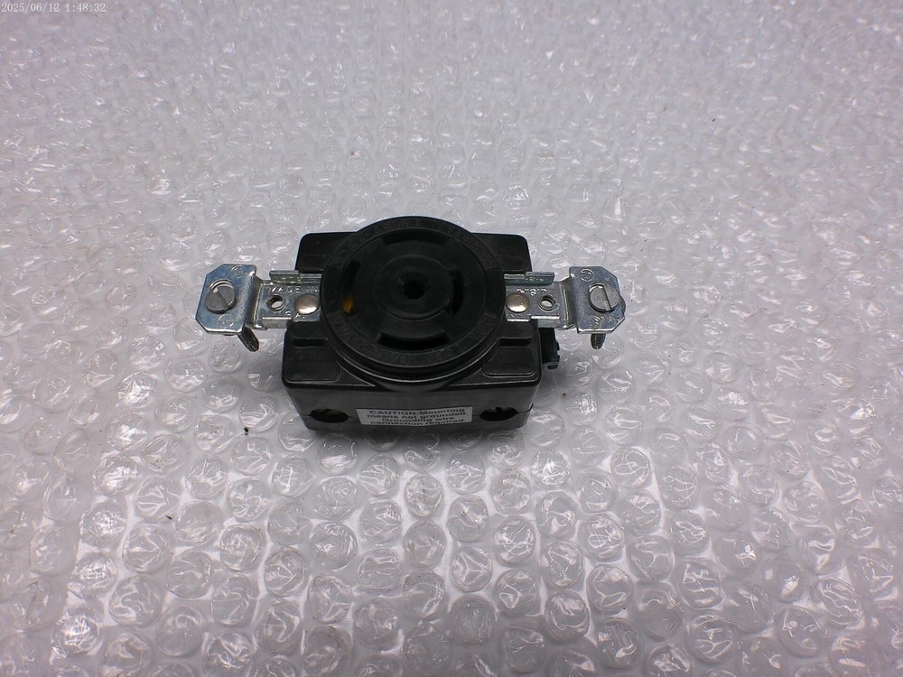 HUBBELL HBL3520 RECEPTACLE NSNP