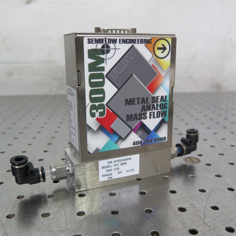 R196806 SemiFlow Engineering SFC 300M Mass Flow Controller CO2 250 SCCM