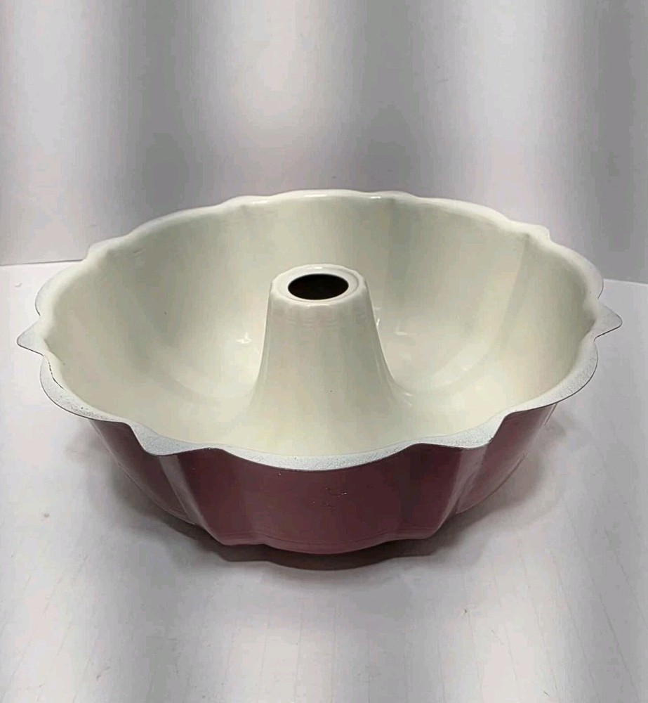 NORDIC WARE - MAROON COLORED  STANDARD BUNDT PAN - 10" X 4"  EUC