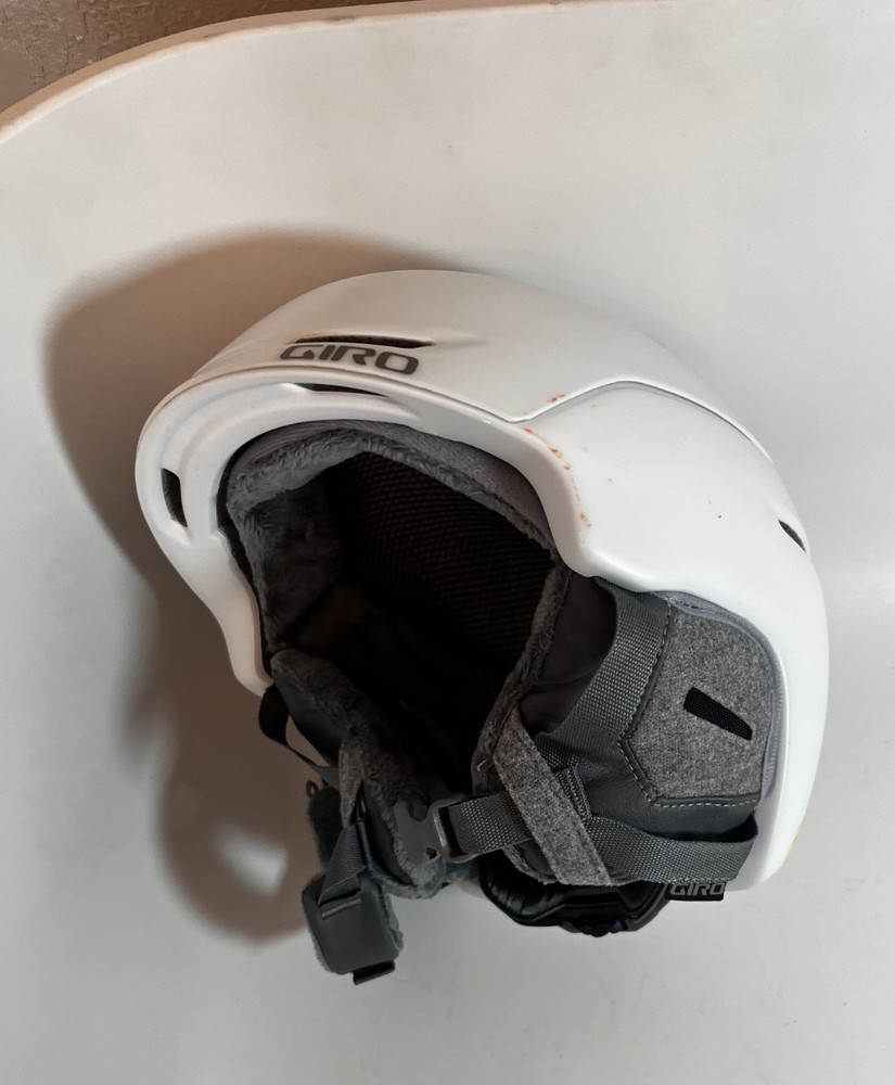 White Medium Giro AVERA MIPS Helmet White