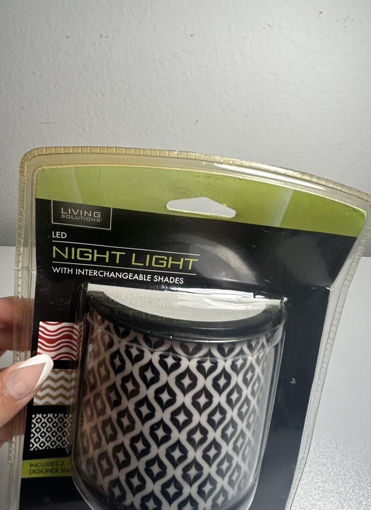 LED Automatic Night Light 3 Designer Shade Covers Wall Plug-In NEW & SEALED