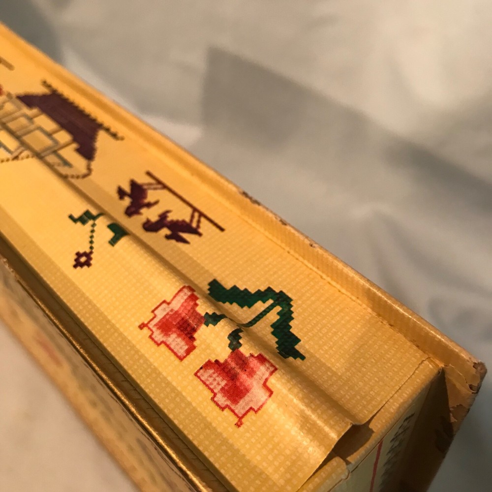 Whitman's Chocolates & Confections Cross Stitch Sampler Empty Hinged Box $11.99