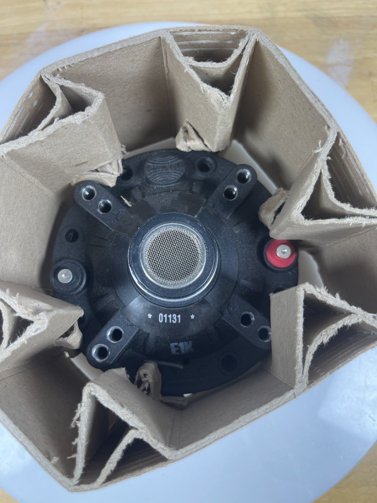 Electro Voice EV Compression Driver 8 Ohm 1” Thread E1K 01131 Tested