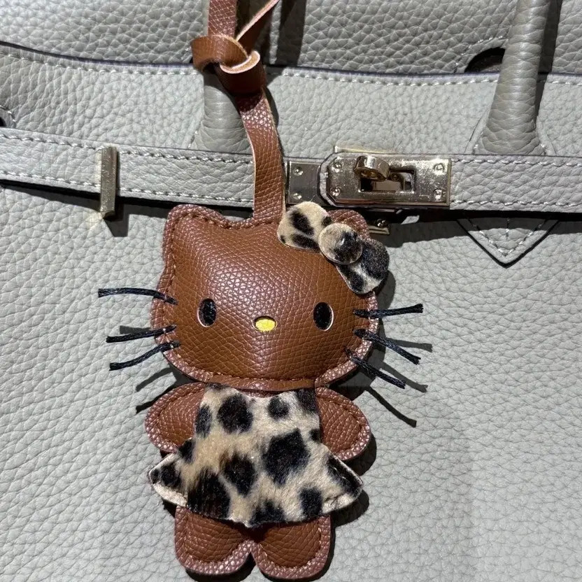 New Leather Leopard Hello Kitty Bag Keychain Official