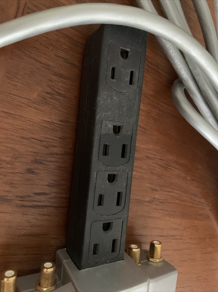 Newpoint Transient Voltage Surge Suppressor Model 201136 With Extension