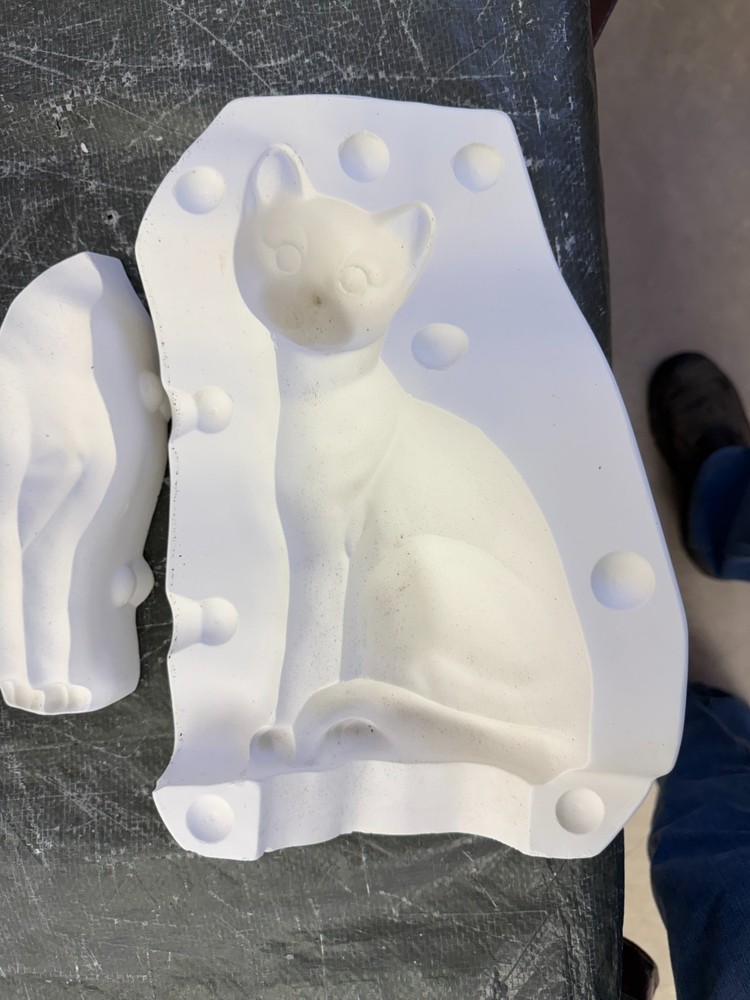 VINTAGE CASTER CERAMIC MOLD #102 SIAM CAT