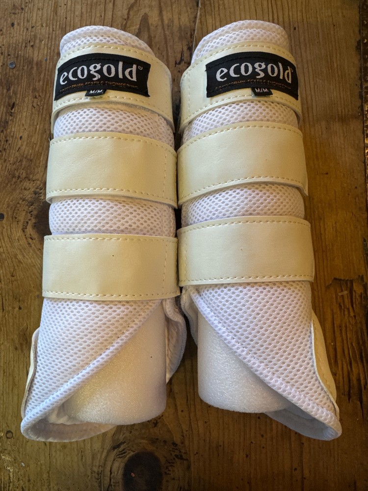 Ecogold White Generic Size Medium NEW Sport Boots