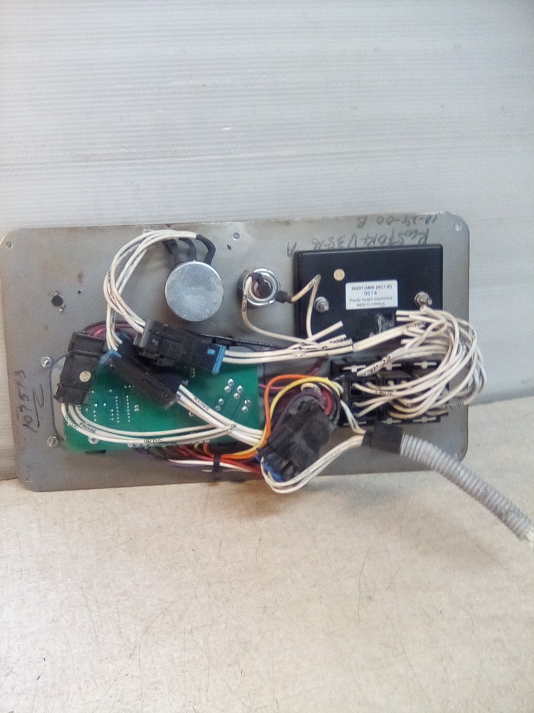 2001 Western Star Sleeper Control Panel RD-3-9508-0 "MISSING KNOB"