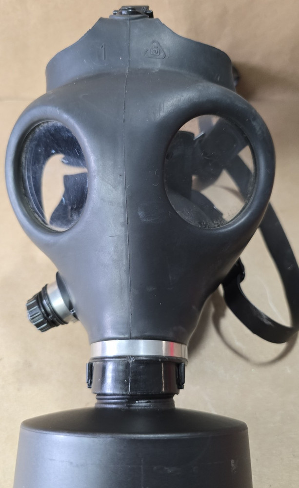Surplus Israeli Gask Mask And Filter