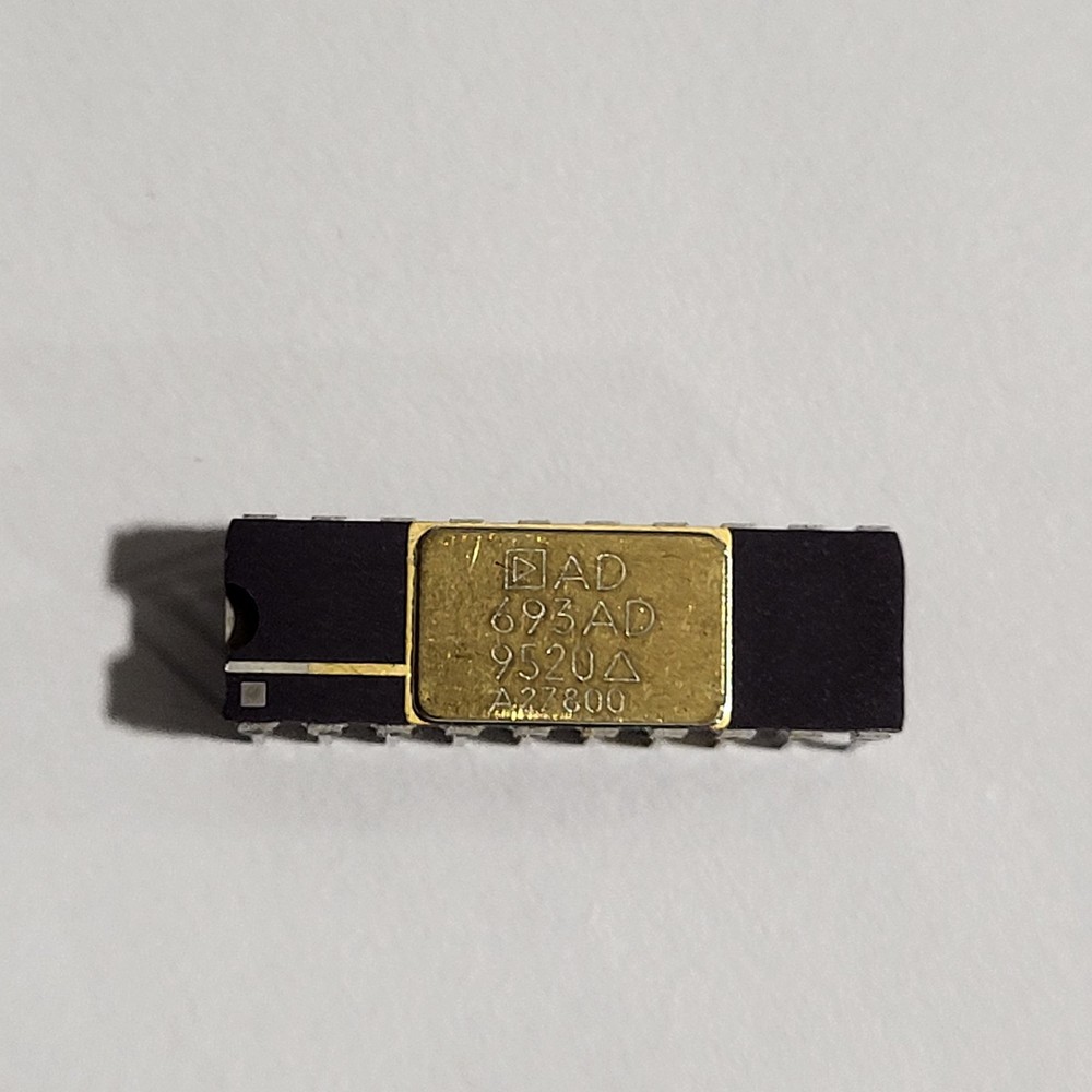 18PCS NEW AD693AQ AD CDIP-20