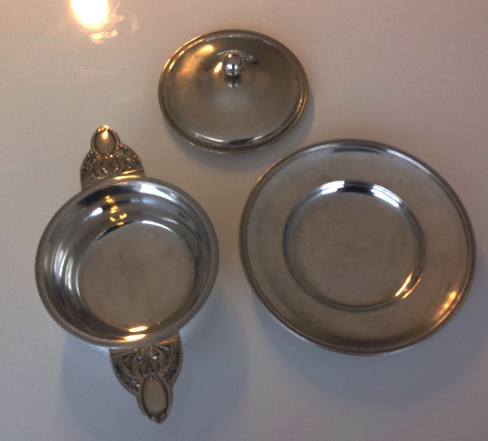 AN ANTIQUE SMALL SOLID SILVER WARMING DISH OR SAUCE BOWL PRODUCED BY WOLFERS