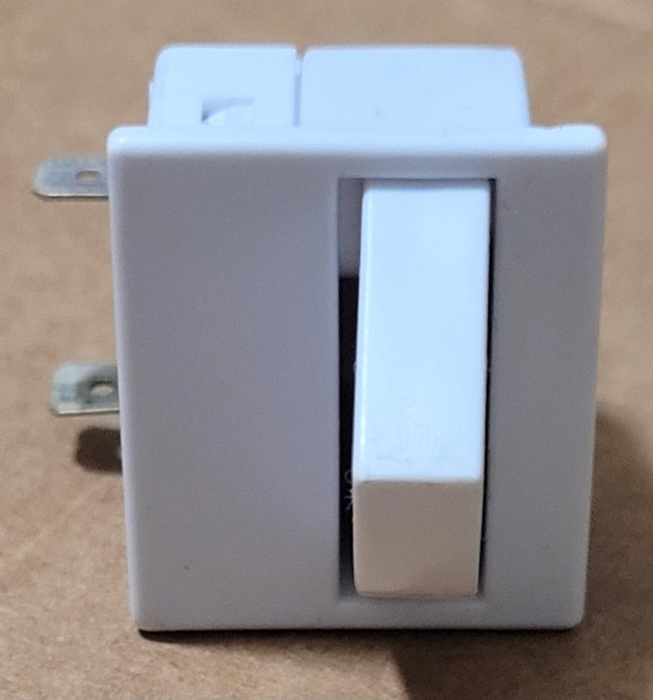FRIGIDAIRE MODEL GRSS2652AF3 REFRIGERATOR LIGHT SWITCH 241547902