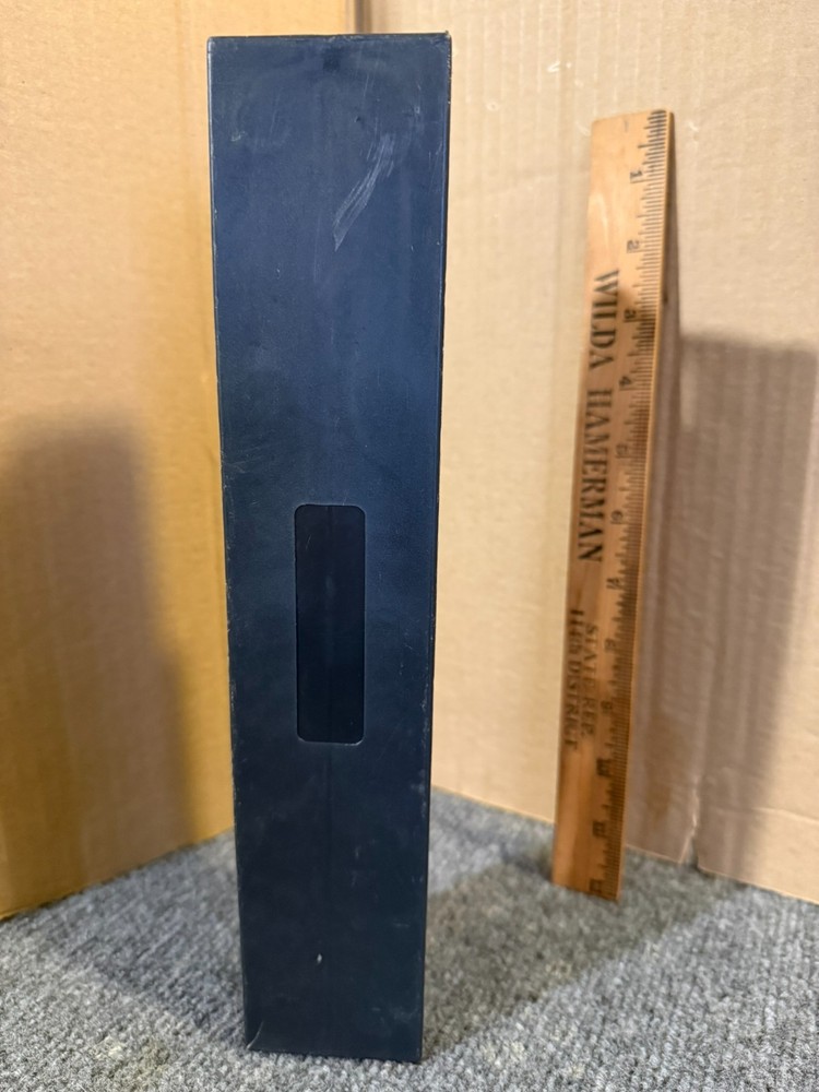 ACCO Classic 3-Hole Punch. Metal Frame, Rubber Bottom.