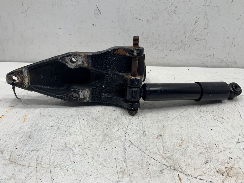 2013 Peterbilt 386 Cab Mount (630-10678)