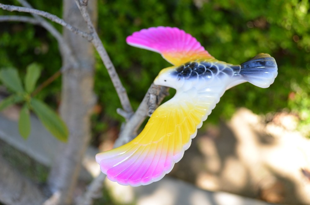 Balancing Bird with Triangle Stand (Color May Vary) -HNDtek