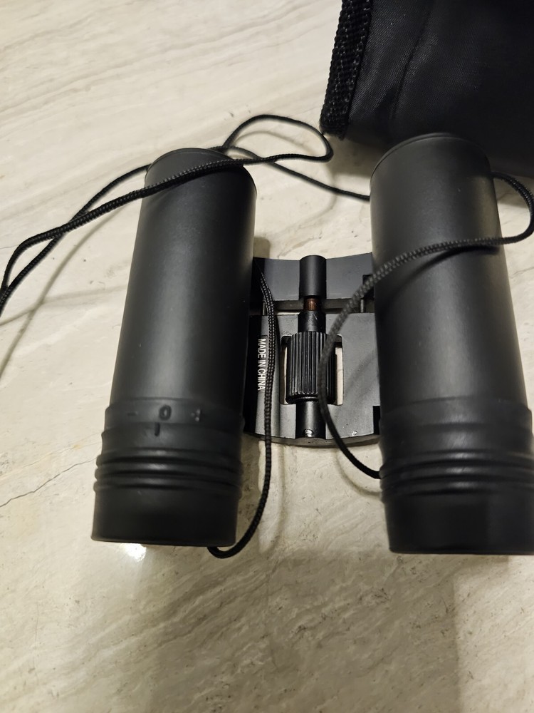 Dakota 8x21 Binoculars with Case - Compact 378FT/1000YDS Folding Design