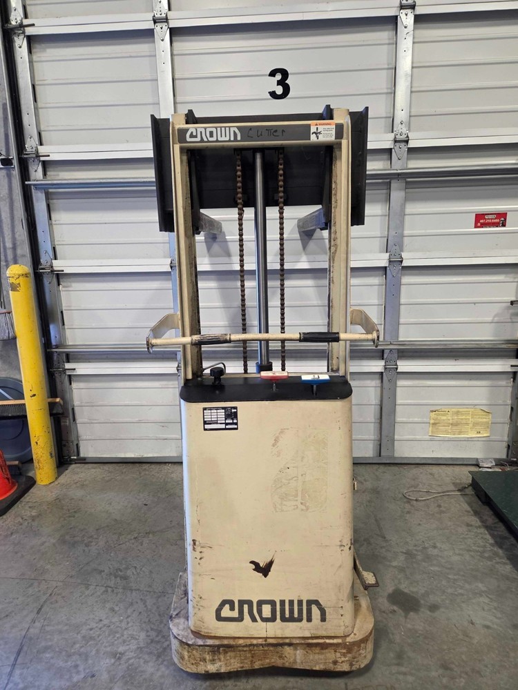Crown 15B Rolling Pallet Stacker