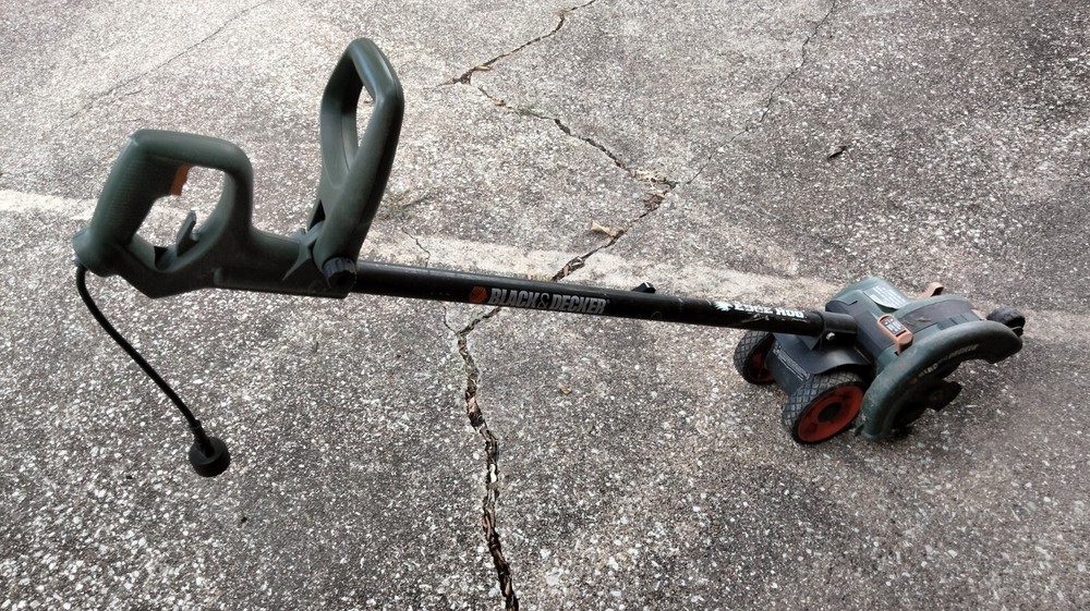BLACK & DECKER EDGE HOG (Working)