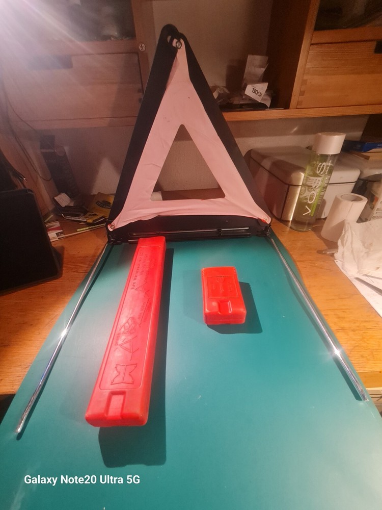Compact An Foldable Warning Triangle. Great Condition