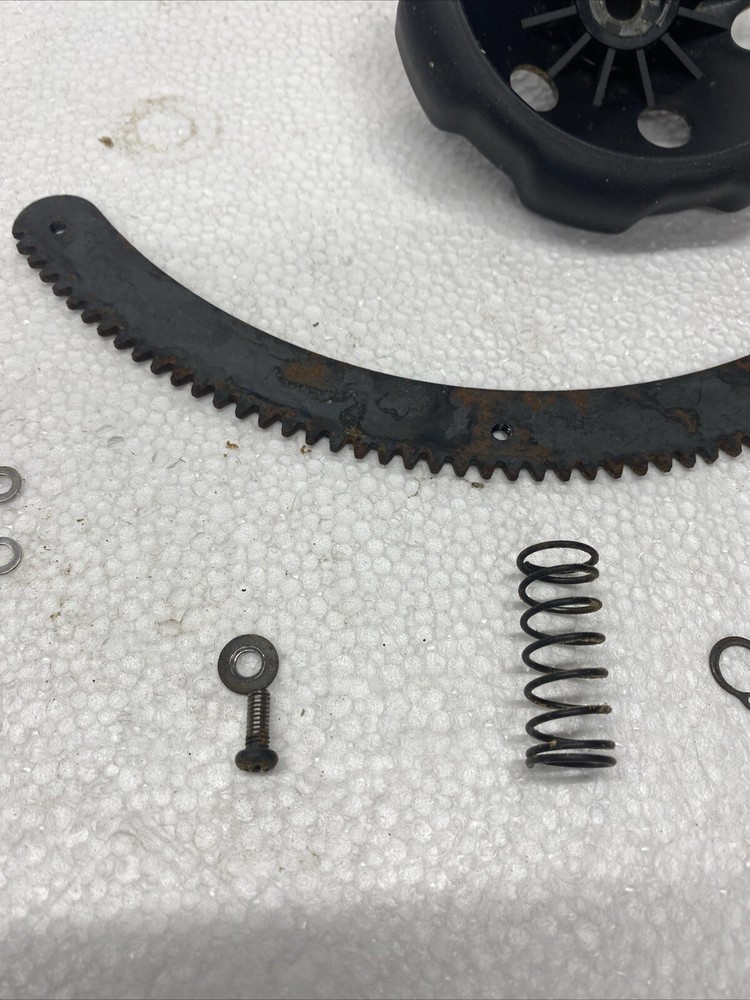 Ryobi 10" Table Saw Md BTS 15 Gear Handle Assembly RAY-04