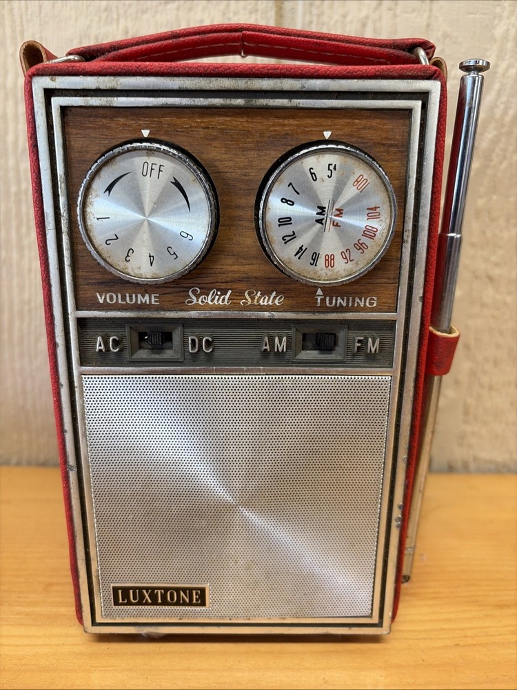 Solid State Luxtone Model AF-1804 Light Transistor Radio Leather Case Powers On