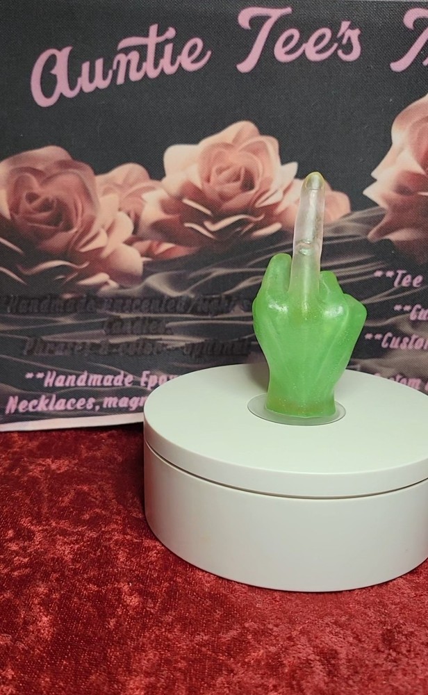 Resin art middle finger