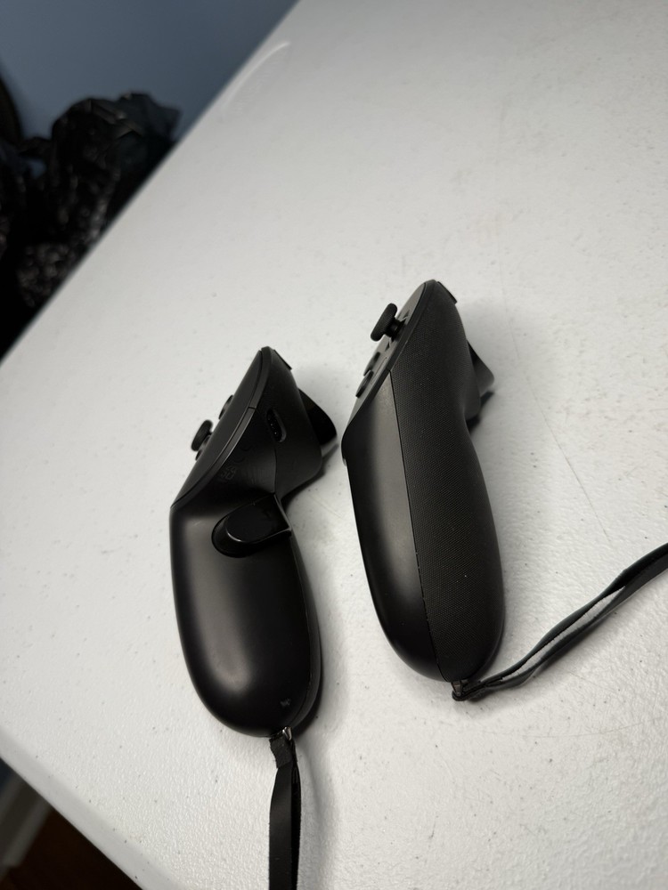 Complete Meta Quest Pro Controllers Left & Right Pair + Charging Dock/Charger