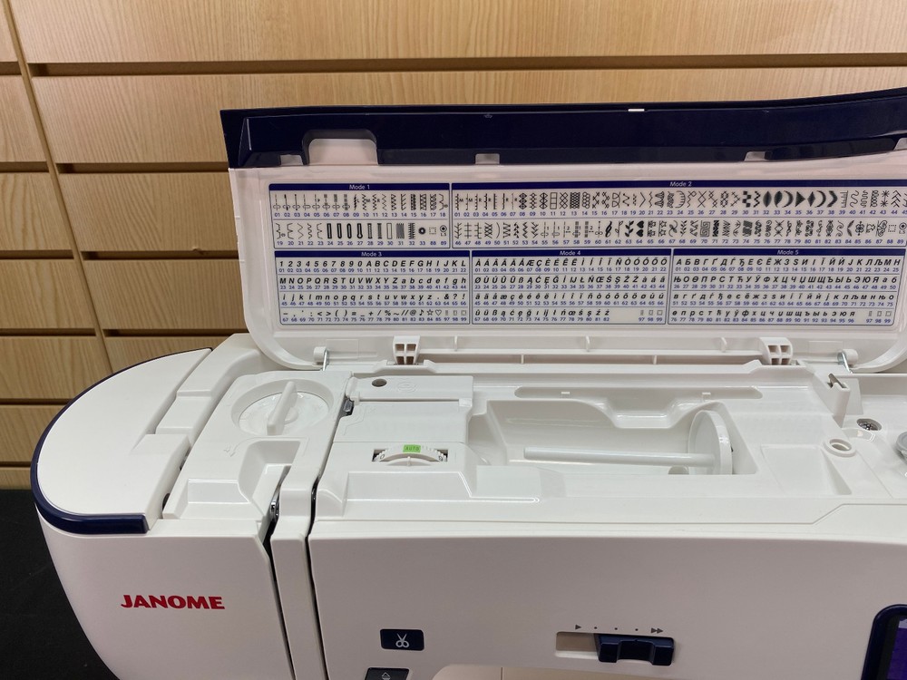 Janome Skyline S3 Anniversary Edition Computerized Sewing Machine - Pre-Owned ✅