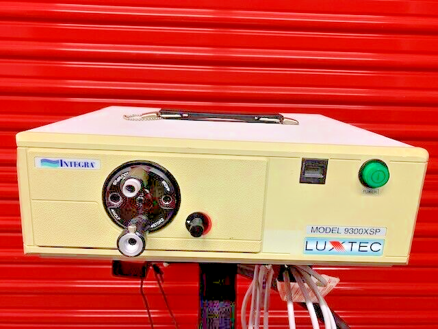 Luxtec 9300XSP Light Source With Rolling Stand