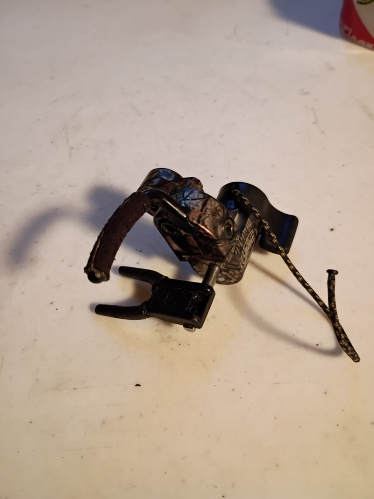 Mathews Archery Drop away Rest Righthand Camo