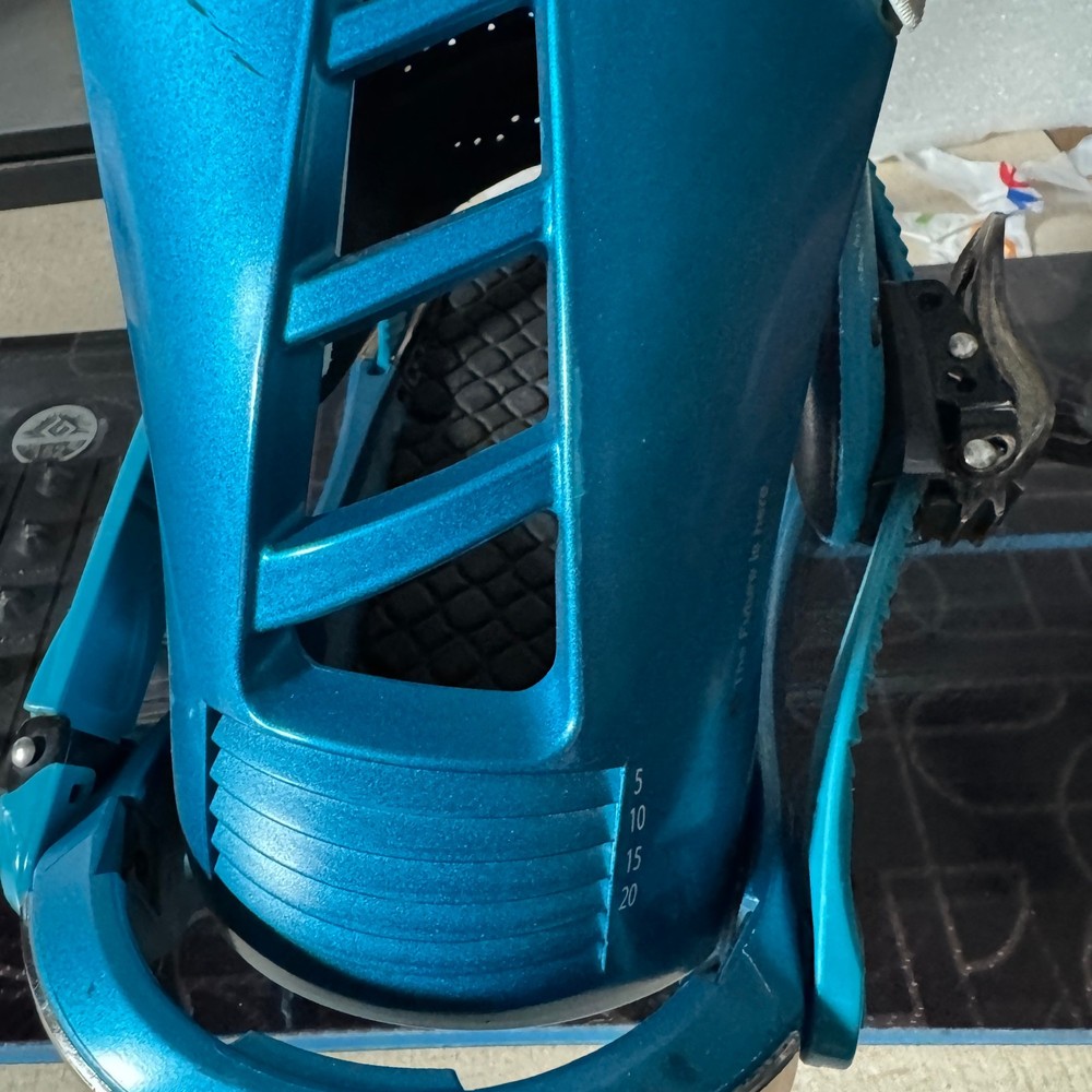 GNU Impossible EC2 BTX Asym Twin Snowboard 152cm + K2 Medium Bindings 26cm (75 c