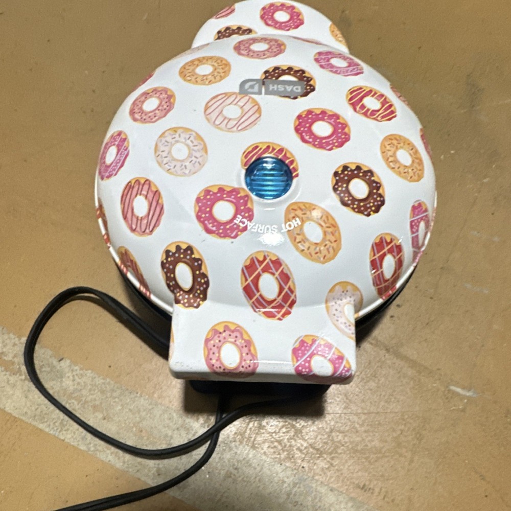 DASH Mini Donut Maker Non-Stick 7-Compartment White Multicolor Electric