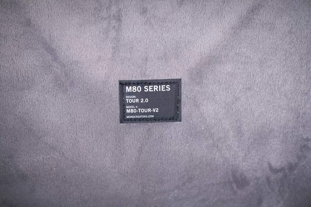 MONO Pedalboard Medium Silver + Tour Accessory Case 2.0 Black