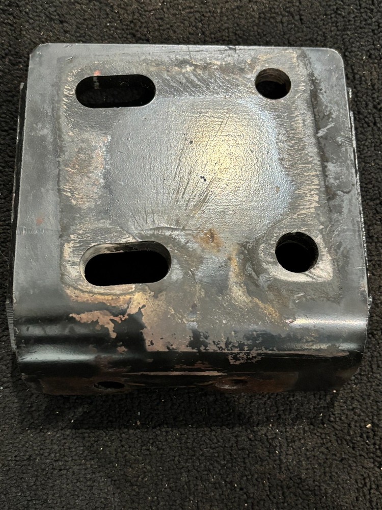 Paccar Rear Engine Mount D62-1075 20784AA Left
