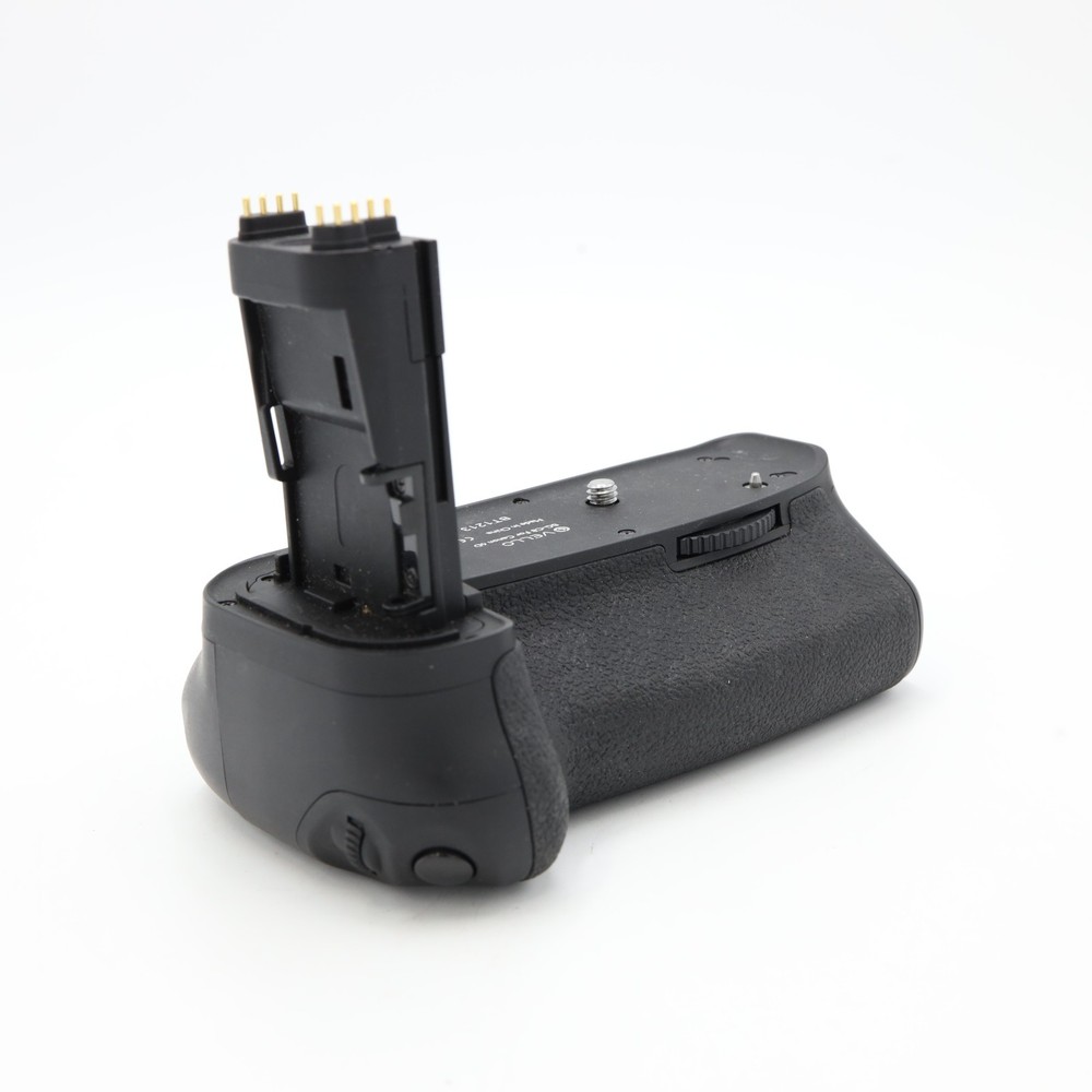 Vello BG-C8 Battery Grip for Canon 6D *USED*