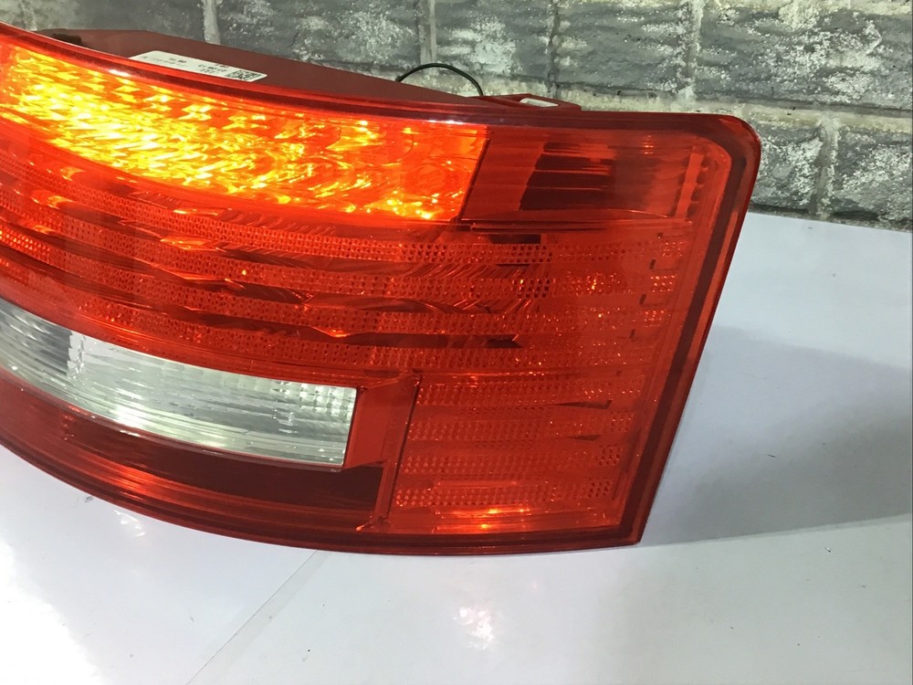 2005-2008 Audi A6 Tail Light Right (passenger Side) COMPLETE, OEM.