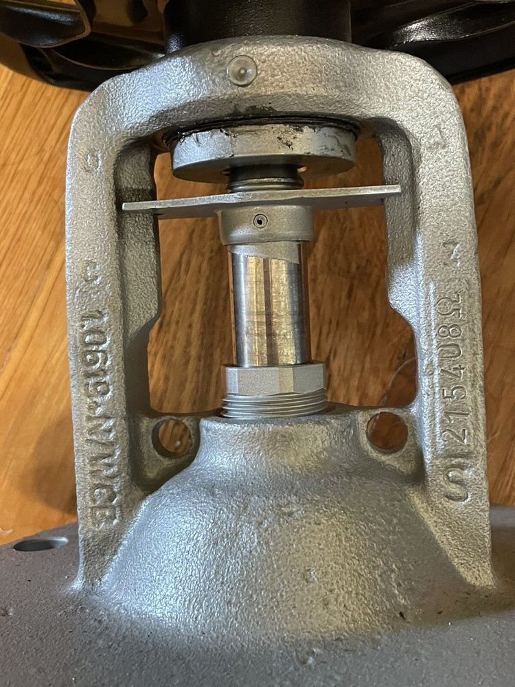 Ari-Faba Plus Handwheel Stop valve -Y-pattern with butt weld ends & bellows seal