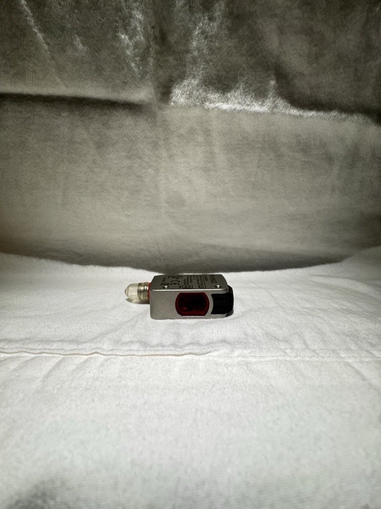 KEYENCE Rectangular laser Sensor LR-ZH500CN Unshielded DC 500mm