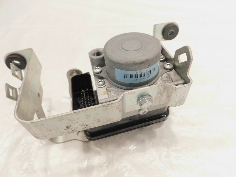 2014 14 Honda CTX700D & CTX700ND ABS Brake Pump Modulator & Bracket Mount