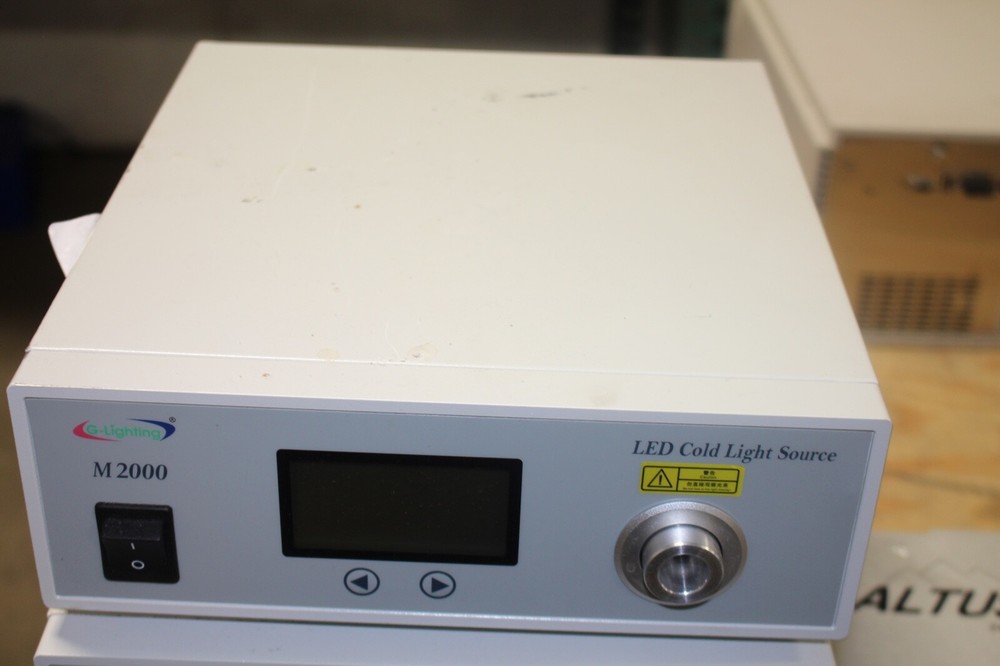 G-LIGHTING LED COLD LIGHT SOURCE M-2000 WORKING