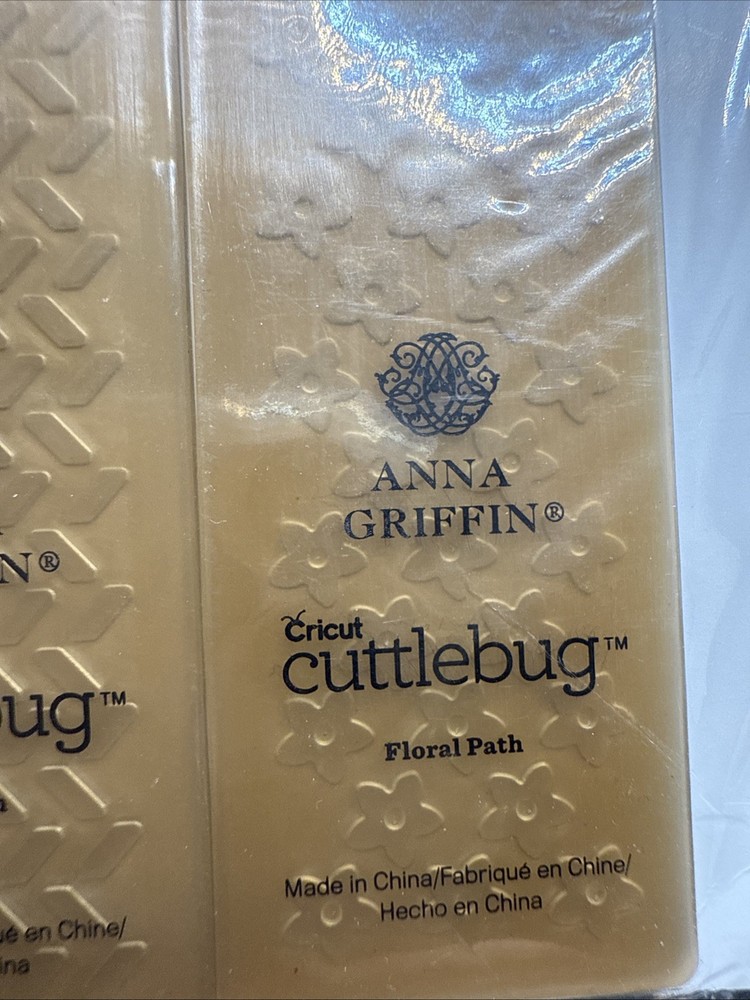 Anna Griffin Cuttlebug Path Set - River Rock Brick Floral path Embossing Folder