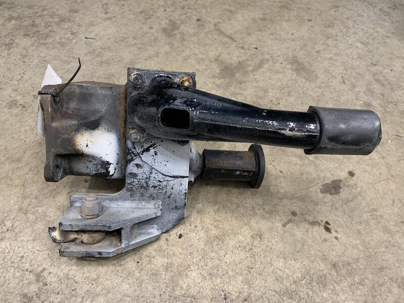 2001 Mack RD Cab Mount (630-10523)