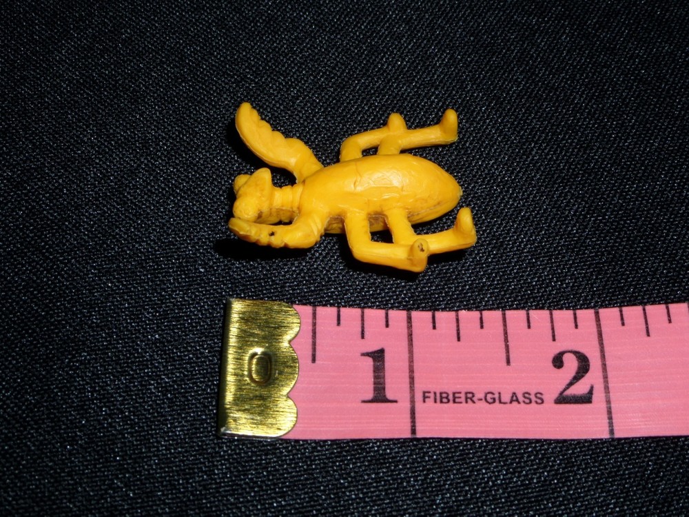 Godzilla Kamacuras Rubber Eraser Keshi Figure
