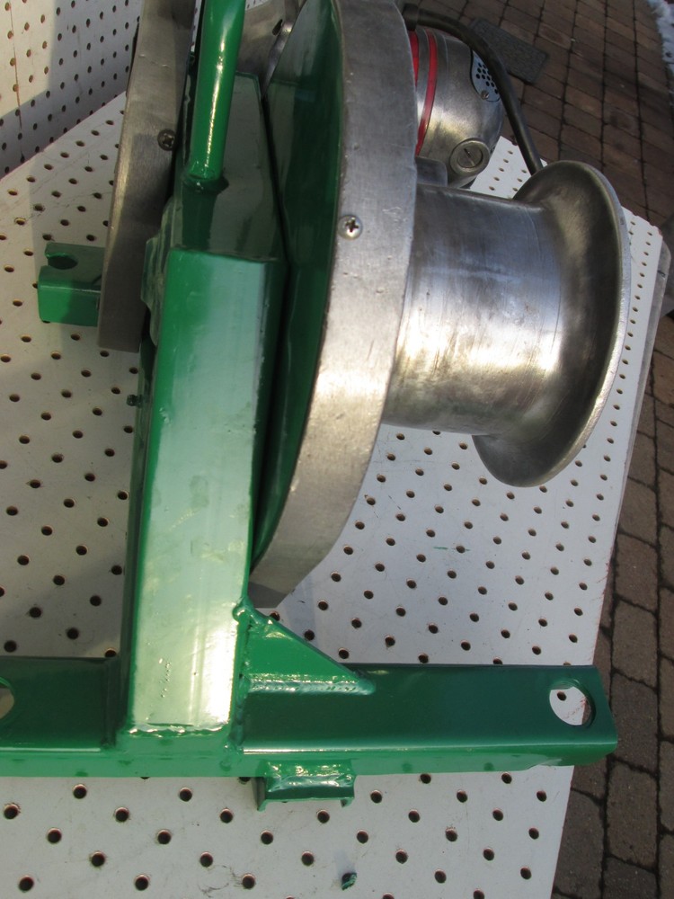 GREENLEE 640 CABLE TUGGER WIRE 4000lb. Ready to pull
