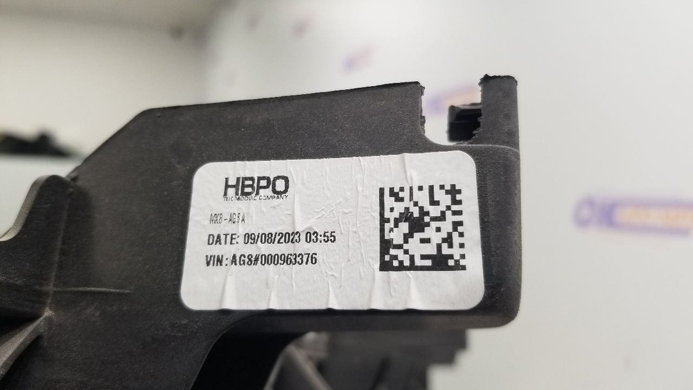 24 DODGE RAM 2500 AIR SHUTTER ASSEMBLY