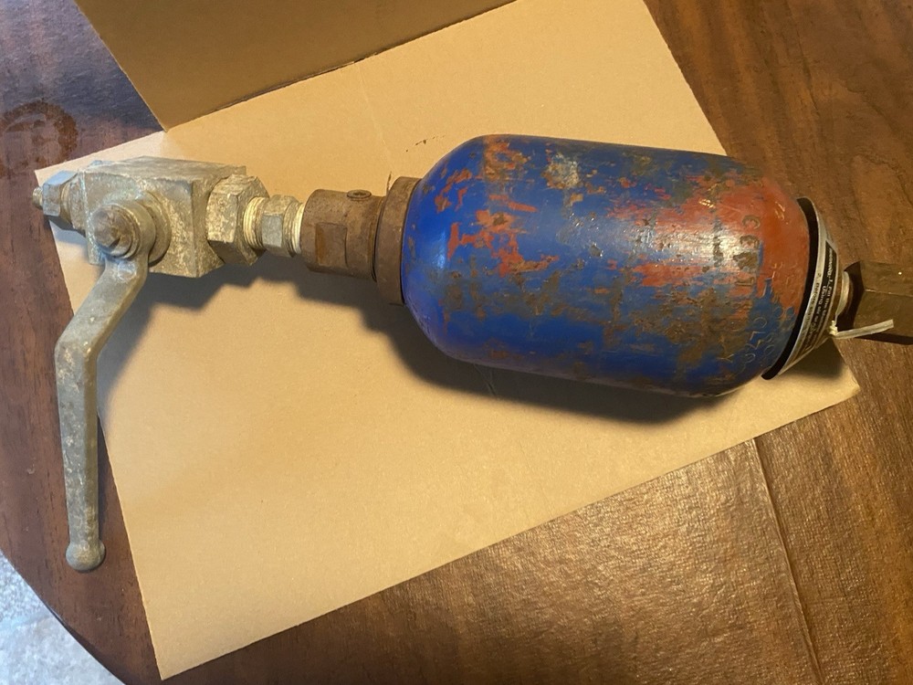 USED BOSCH BLADDER ACCUMULATOR With Valve