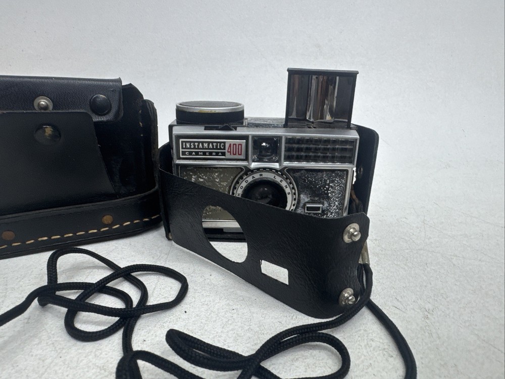VINTAGE KODAK INSTAMATIC 400 CAMERA