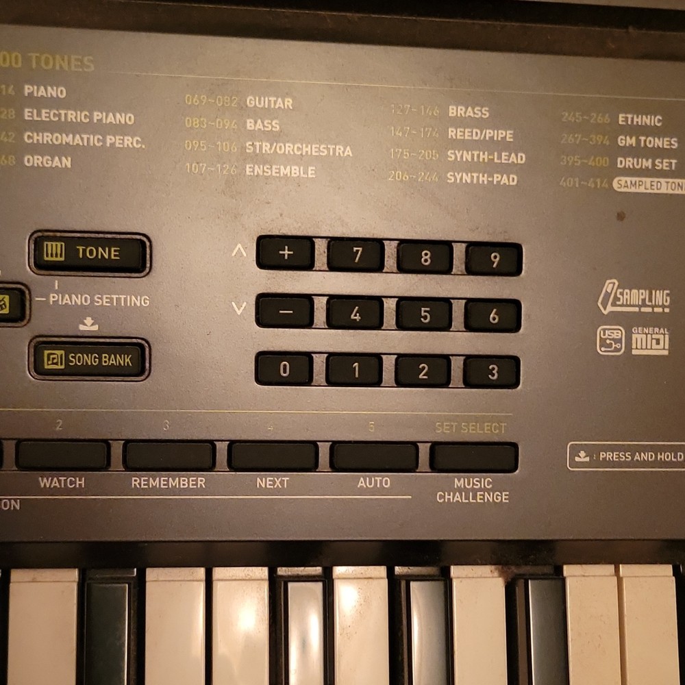 Casio CTK-2080 61-Key Electronic Keyboard Black USB Built-in Speaker Sampling