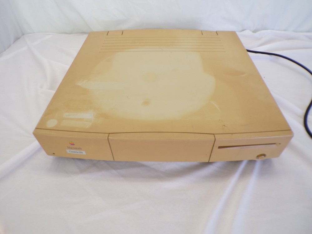 Macintosh Centris 610 Computer, Powers Up